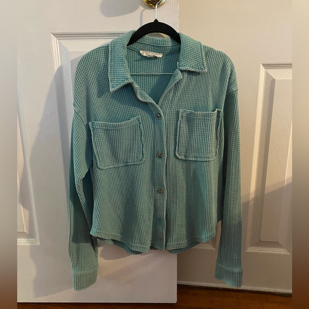 Women’s Hippie Rose size small button up.